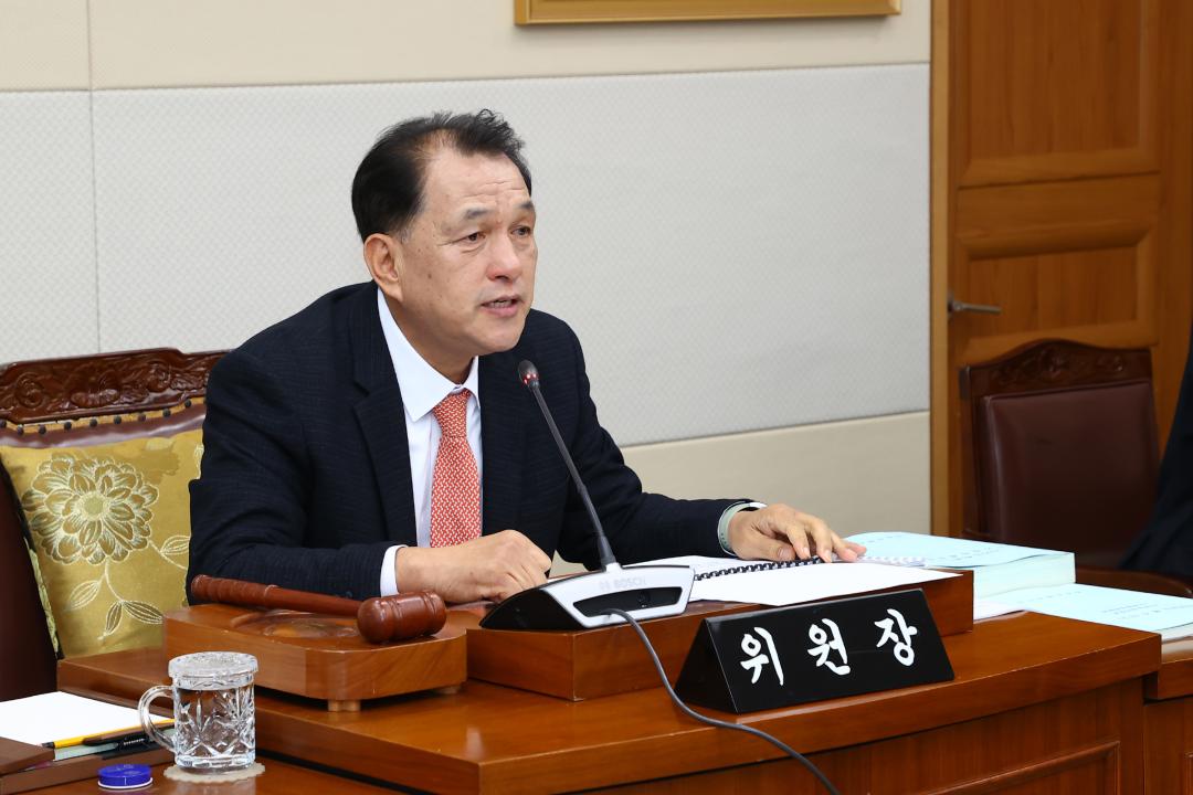 '제342회 제2차 의회운영위원회' 게시글의 사진(4) '2025-11-20 제342회 제2차 의회운영위원회 (4).jpg'