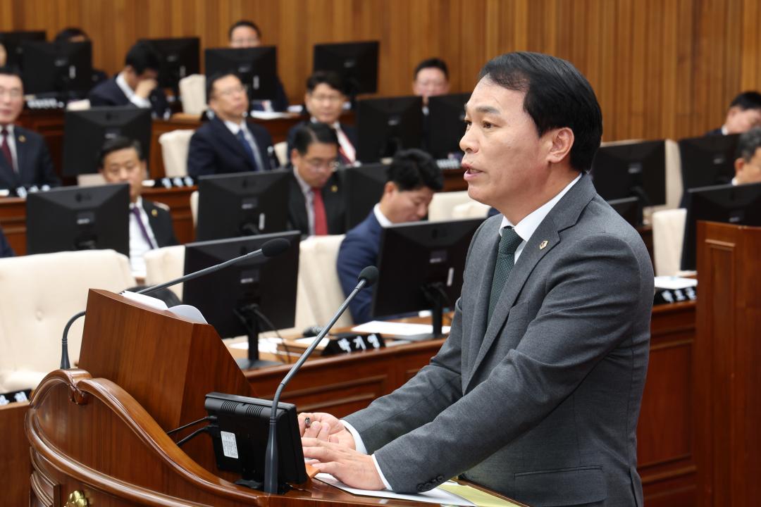'제335회 제2차 본회의(제1차 도정 및 교육행정에 관한 질문)' 게시글의 사진(53) '2025-03-11 제335회 제2차 본회의(제1차 도정 및 교육행정에 관한 질문) (53) 박기영 의원.jpg'