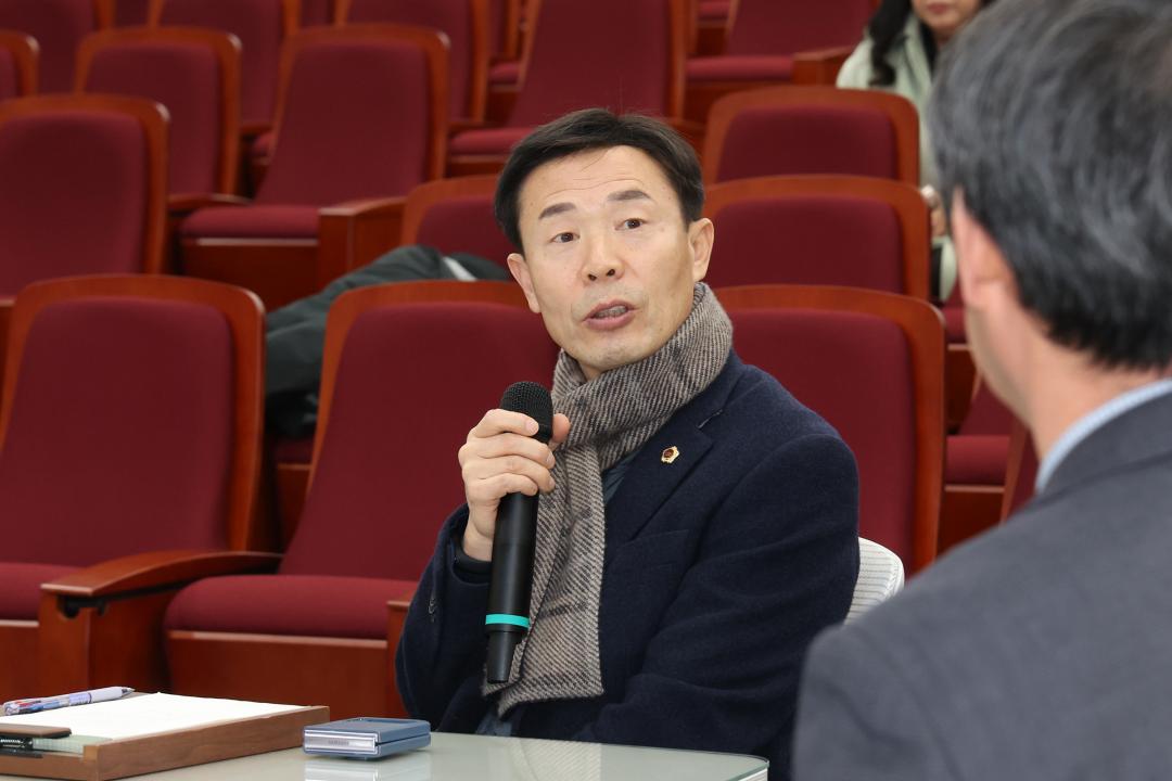 '제334회 교육위원회 현지시찰' 게시글의 사진(16) '2025-02-06 제334회 교육위원회 현지시찰(강원특별자치도교육청 학생교육원) (16).jpg'