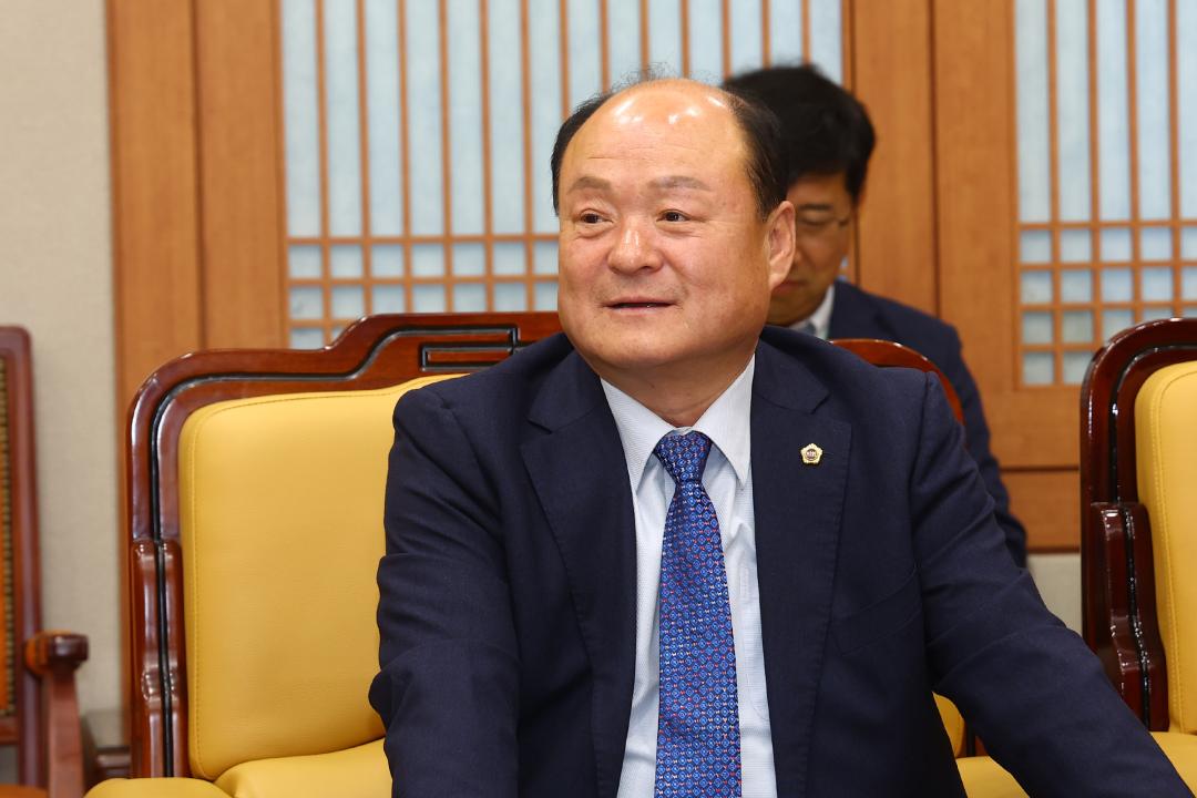 '2025회계연도 결산검사위원 위촉식 및 간담회' 게시글의 사진(38) '2026-04-16 2025회계연도 결산검사위원 위촉식 및 간담회 (40).jpg'