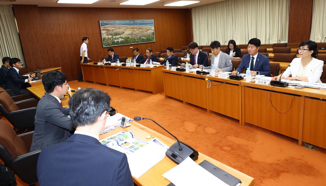 '강원특별자치도의회 한일국제교류협회 2025년 일본 돗토리현 방문' 게시글의 사진(115) '2025-07-29 강원특별자치도의회 한일국제교류협회 2025년 일본 돗토리현 방문 (133)_05_돗토리현의회 의견교환회.jpg'