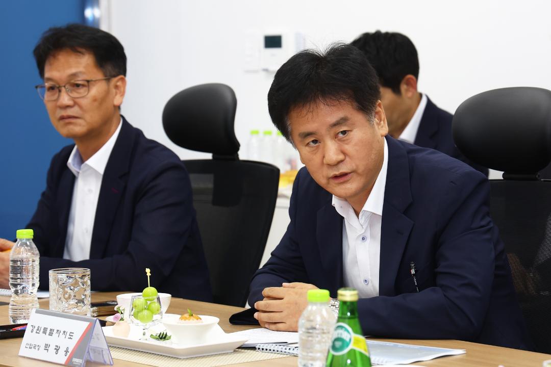 '제339회 경제산업위원회 현지시찰' 게시글의 사진(9) '2025-07-14 제339회 경제산업위원회 현지시찰(태백가덕산 풍력발전) (8).jpg'