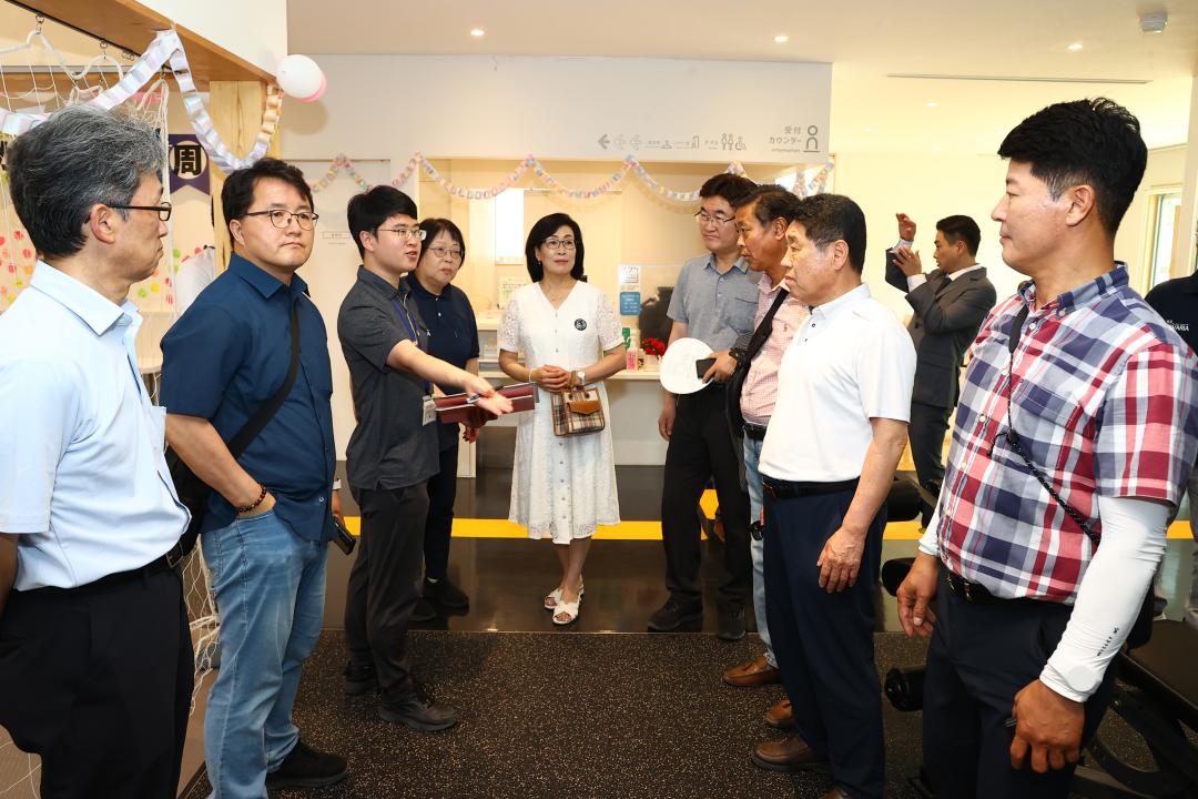 '강원특별자치도의회 한일국제교류협회 2025년 일본 돗토리현 방문' 게시글의 사진(40) '2025-07-30 강원특별자치도의회 한일국제교류협회 2025년 일본 돗토리현 방문 (83)_03_유니버셜 스포츠센터 노바리아 시찰.jpg'