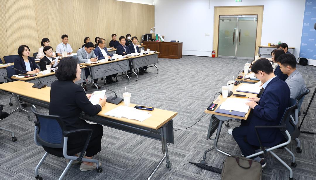 '2025년 제2차 강원특별자치도의회 입법평가위원회' 게시글의 사진(32) '2025-07-17 2025년 제2차 강원특별자치도의회 입법평가위원회 (32).jpg'