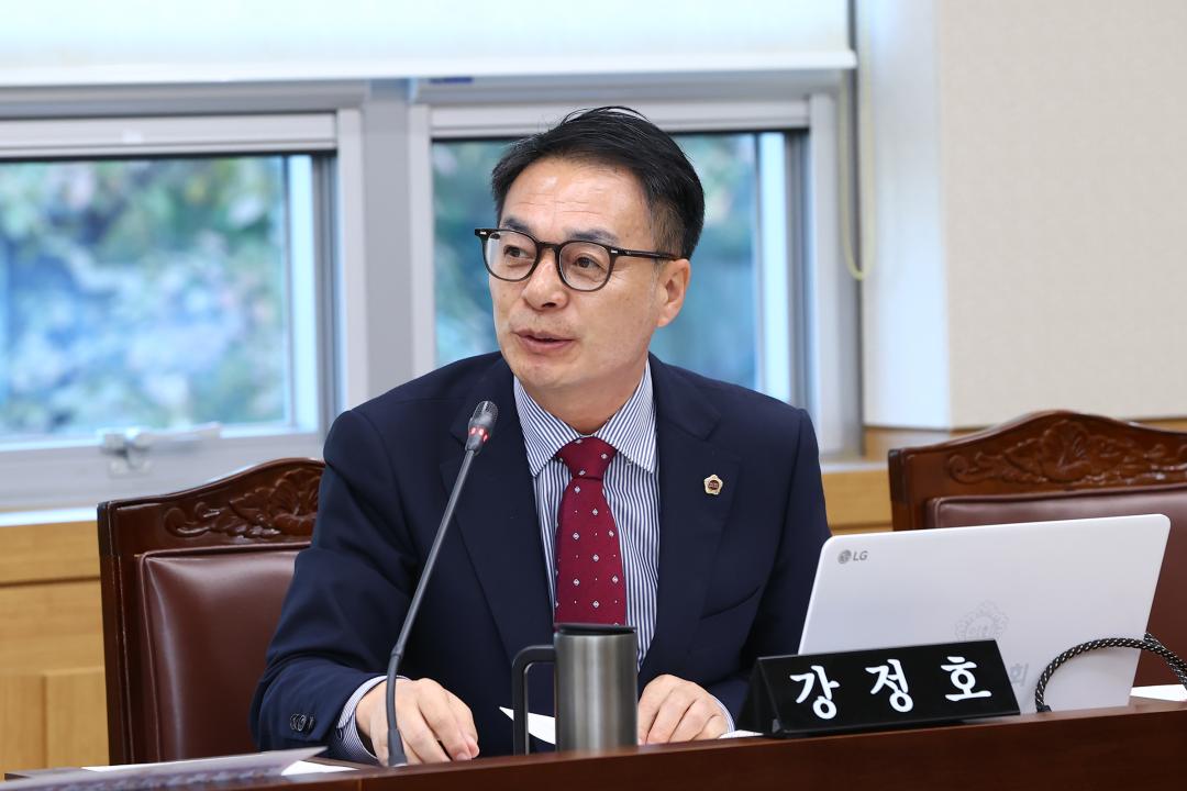 '2025년도 의회운영위원회 행정사무감사(의회사무처)' 게시글의 사진(66) '2025-11-05 2025년도 의회운영위원회 행정사무감사(의회사무처) (66).jpg'