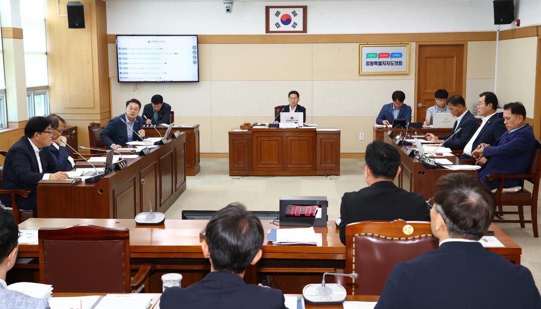 '제339회 제2차 경제산업위원회' 게시글의 사진(13) '2025-07-10 제339회 제2차 경제산업위원회 (13).jpg'