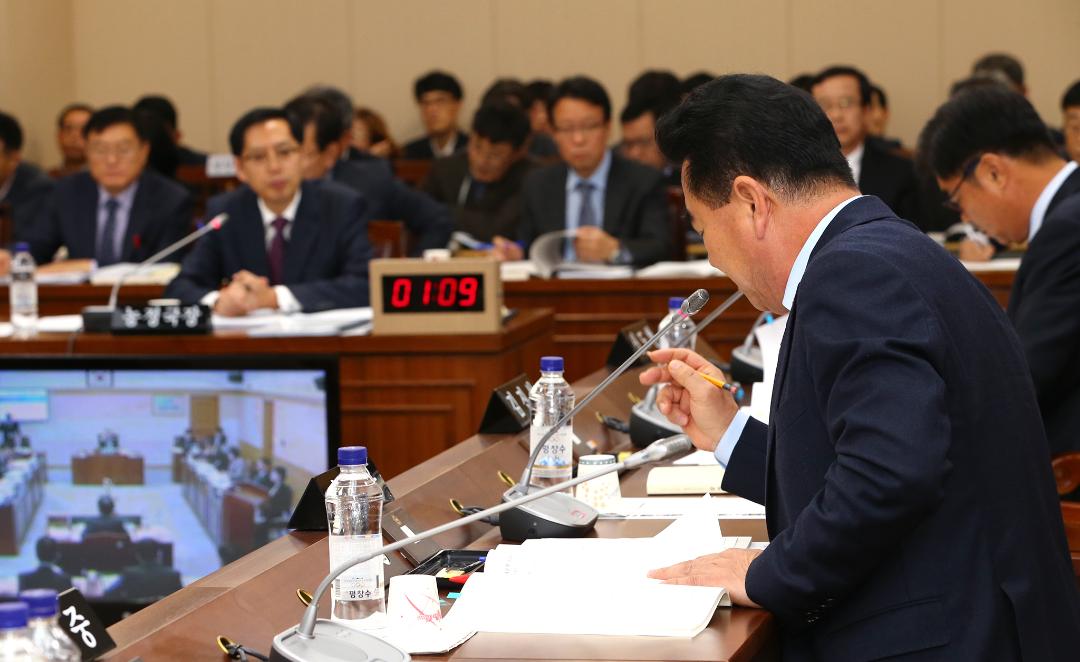 '2019년도 농림수산위원회 행정사무감사(농정국 소관)' 게시글의 사진(17) '2019-11-13 2019년도 농림수산위원회 행정사무감사(농정국 소관) (17).jpg'