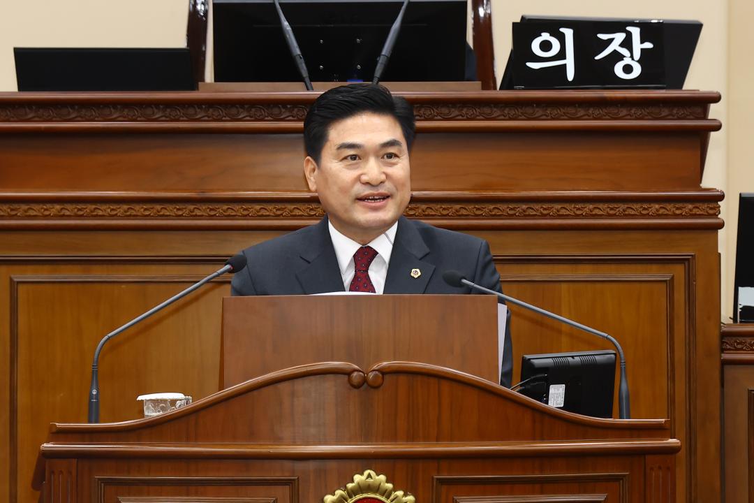 '제335회 제4차 본회의(제1차 도정 및 교육행정에 관한 질문)' 게시글의 사진(44) '2025-03-13 제335회 제4차 본회의(제1차 도정 및 교육행정에 관한 질문) (44) 김정수의원.jpg'