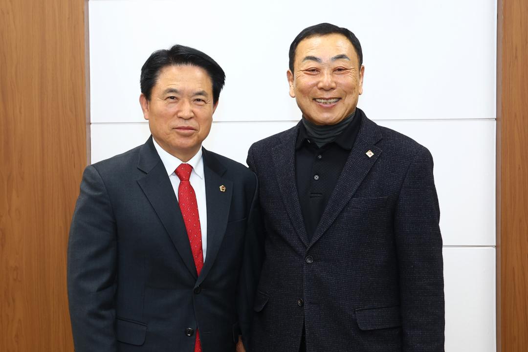 '강원특별자치도의회 방문(이문희 전 도의원 및 원주시민 방문)' 게시글의 사진(12) '2026-02-12 이문희 전 도의원 및 원주도민 방문 (12).jpg'