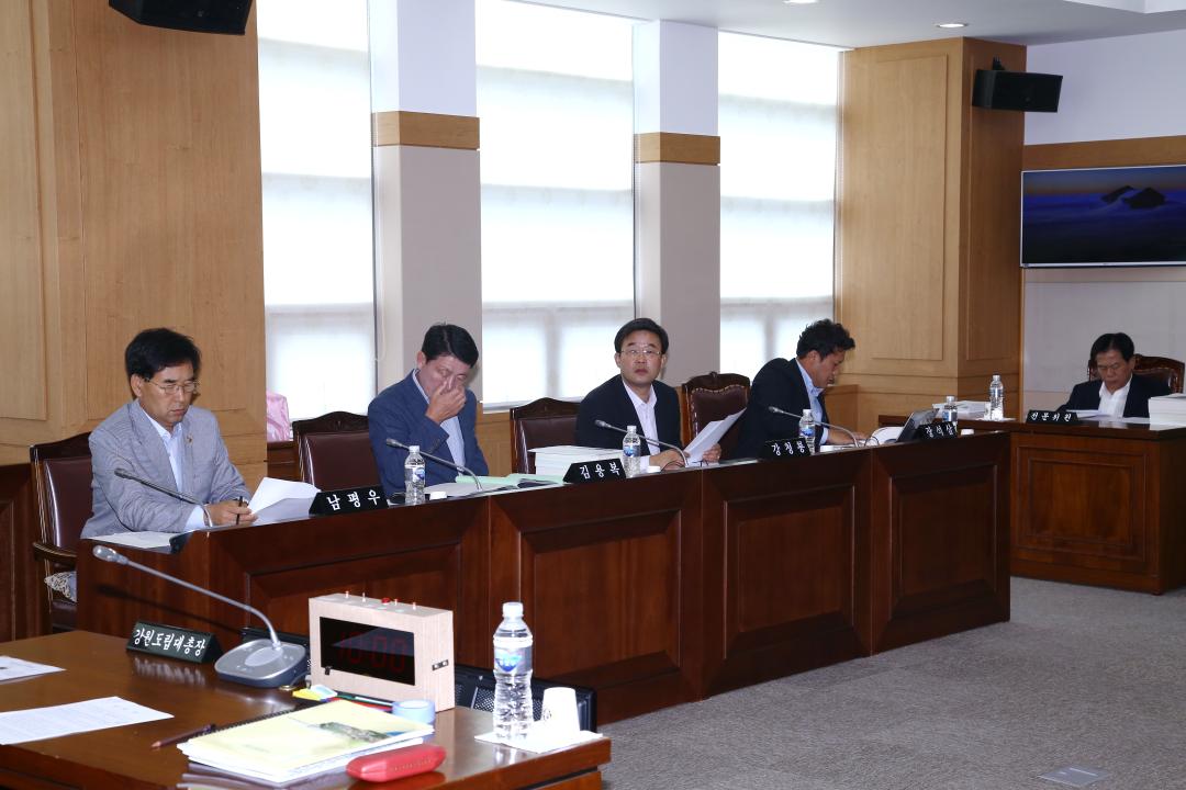 '제247회 제4차 농림수산위원회' 게시글의 사진(1) '2015-07-14 제247회 제4차 농림수산위원회 (1).jpg'