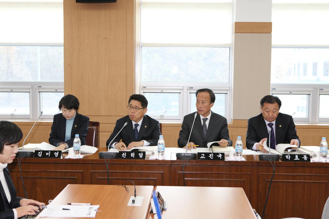 '206회 농림수산위원회 행정사무감사' 게시글의 사진(10) '2010-11-17 206회 농림수산위원회 행정사무감사 (10).jpg'