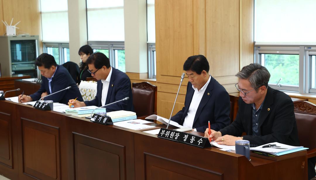 '제347회 제5차 경제산업관광위원회' 게시글의 사진(10) '2026-07-14 제347회 제5차 경제산업관광위원회 (10).jpg'
