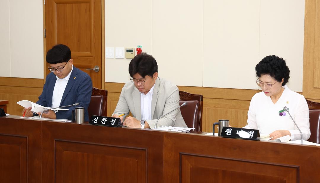 '제339회 제3차 교육위원회' 게시글의 사진(11) '2025-07-15 제339회 제3차 교육위원회 (11).jpg'