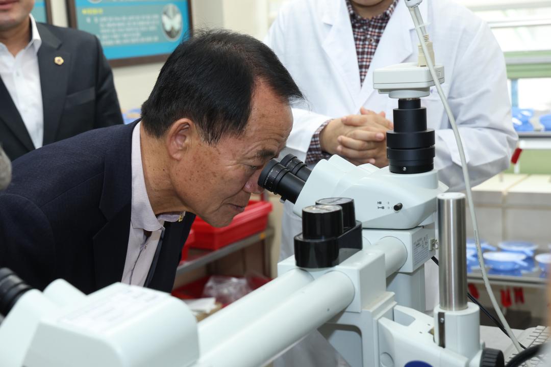 '제333회 농림수산위원회 현지시찰(산림과학연구원)' 게시글의 사진(26) '2024-11-14 제333회 농림수산위원회 현지시찰(산림과학연구원) (27).jpg'