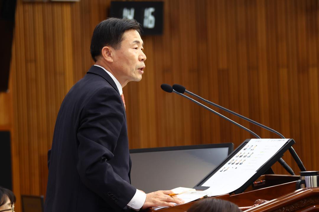 '제333회 제7차 예산결산특별위원회' 게시글의 사진(13) '2024-12-10 제333회 제7차 예산결산특별위원회 (15).jpg'
