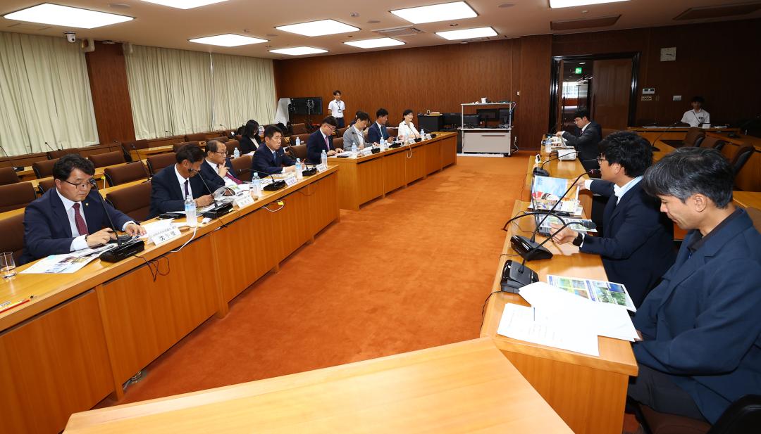 '강원특별자치도의회 한일국제교류협회 2025년 일본 돗토리현 방문' 게시글의 사진(116) '2025-07-29 강원특별자치도의회 한일국제교류협회 2025년 일본 돗토리현 방문 (134)_05_돗토리현의회 의견교환회.jpg'