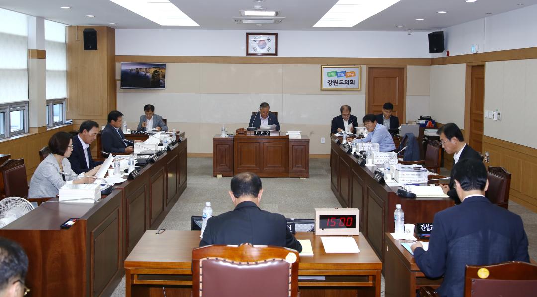 '제247회 제4차 경제건설위원회' 게시글의 사진(10) '2015-07-13 제247회 제4차 경제건설위원회 (10).jpg'