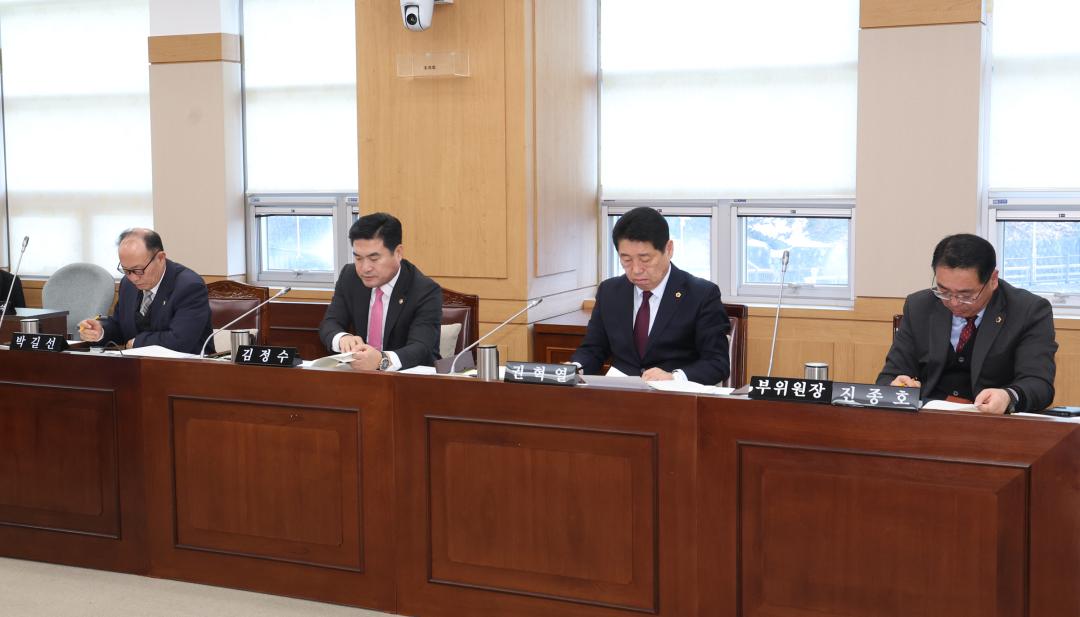 '제334회 제1차 농림수산위원회' 게시글의 사진(7) '2025-02-05 제334회 제1차 농림수산위원회 (5).jpg'