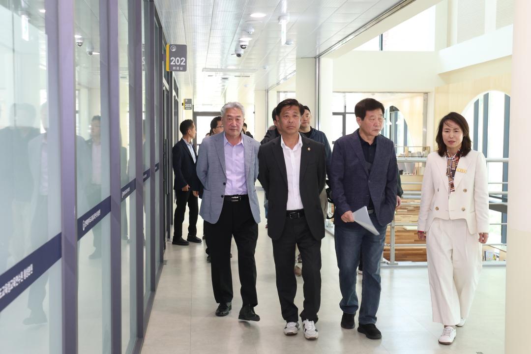 '2024회계년도 결산검사위원 현지방문(교육연수원 횡성분원, 강원온라인학교)' 게시글의 사진(12) '2025-04-30 2024회계년도 결산검사위원회 현지방문 (13).jpg'