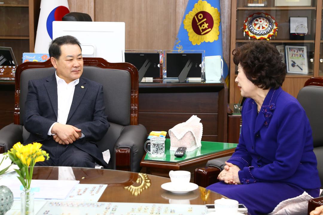 '강원특별자치도의회방문(강원특별자치도 여성단체협의회 원로회장)' 게시글의 사진(5) '2025-03-06 강원특별자치도의회방문(강원특별자치도 여성단체협의회 원로회장) (5).jpg'