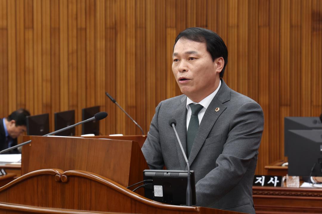 '제335회 제2차 본회의(제1차 도정 및 교육행정에 관한 질문)' 게시글의 사진(57) '2025-03-11 제335회 제2차 본회의(제1차 도정 및 교육행정에 관한 질문) (57) 박기영 의원.jpg'