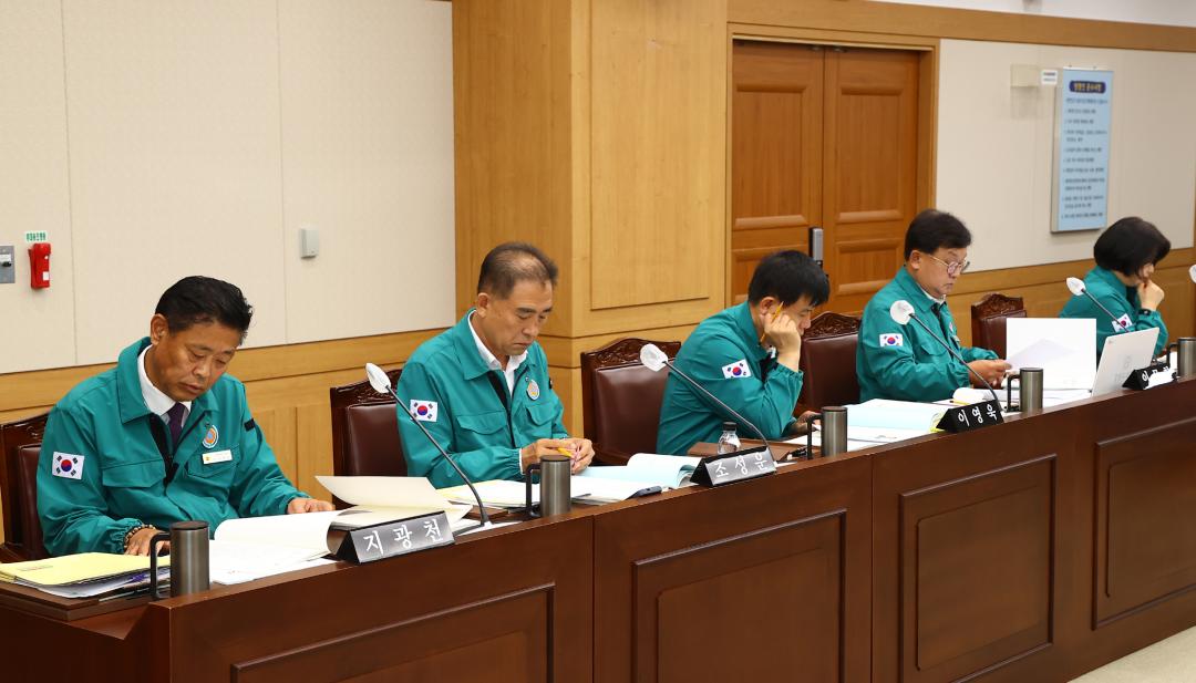 '제340회 제2차 강원개발공사 사장 인사청문특별위원회' 게시글의 사진(20) '2025-09-17 제340회 제2차 강원개발공사 사장 인사청문특별위원회 (20).jpg'