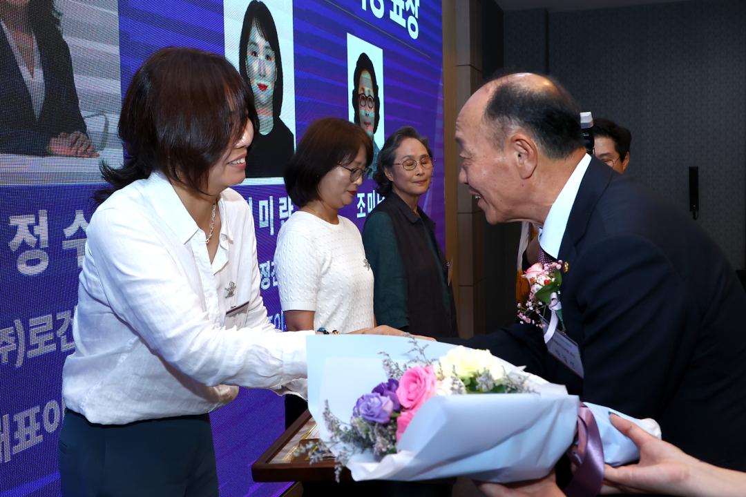 '제26회 강원여성경제인대회 창립 27주년 기념식' 게시글의 사진(19) '2026-07-15 제26회 강원여성경제인대회 창립 27주년 기념식 (19).jpg'