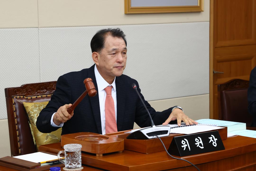 '제342회 제2차 의회운영위원회' 게시글의 사진(5) '2025-11-20 제342회 제2차 의회운영위원회 (5).jpg'
