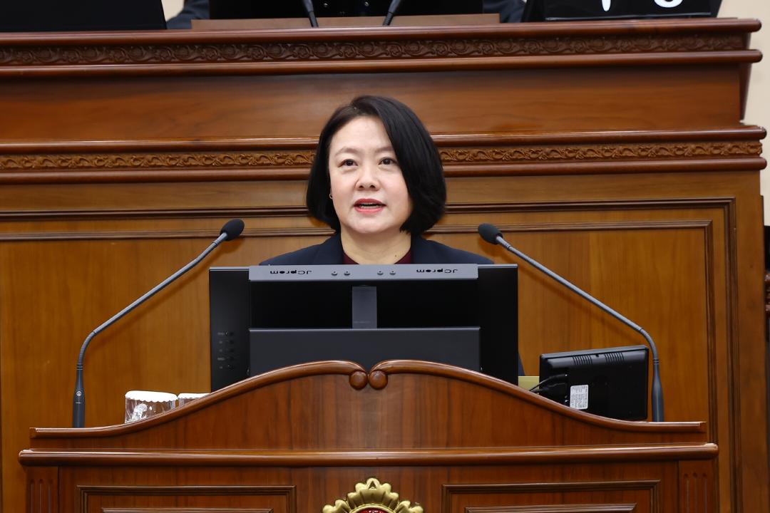 '제341회 제5차 본회의' 게시글의 사진(59) '2025-10-23 제341회 제5차 본회의 (60) 5분자유발언 박윤미의원.jpg'