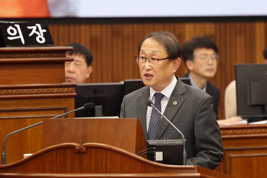 '제335회 제2차 본회의(제1차 도정 및 교육행정에 관한 질문)' 게시글의 사진(117) '2025-03-11 제335회 제2차 본회의(제1차 도정 및 교육행정에 관한 질문) (117) 박관희 의원.jpg'