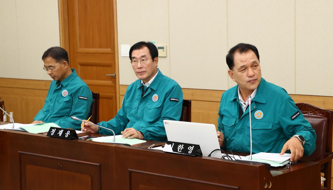 '제340회 제2차 경제산업위원회' 게시글의 사진(10) '2025-09-15 제340회 제2차 경제산업위원회 (10).jpg'