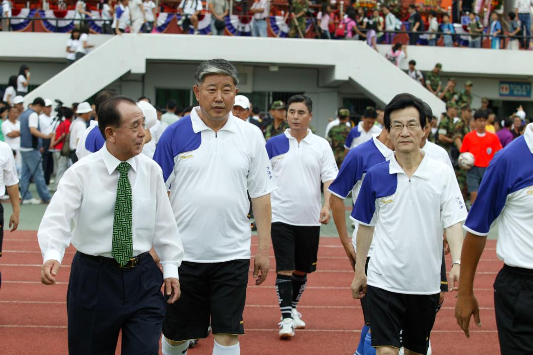 '제10회 강원도 민관군 친선축구대회' 게시글의 사진(14) '2008-09-05 제10회 강원도 민관군 친선축구대회 (14).jpg'