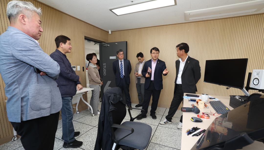 '2024회계년도 결산검사위원 현지방문(교육연수원 횡성분원, 강원온라인학교)' 게시글의 사진(17) '2025-04-30 2024회계년도 결산검사위원회 현지방문 (19).jpg'