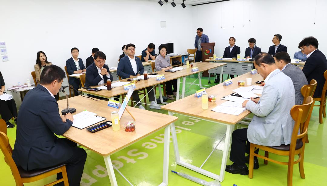 '강원특별자치도의회 교육위원회 의정연찬회' 게시글의 사진(18) '2025-07-17 강원특별자치도의회 교육위원회 의정연찬회 (19)(강원예술고등학교).jpg'