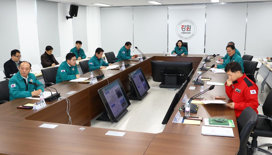 '제335회 농림수산위원회 현지시찰' 게시글의 사진(1) '2025-03-10 제335회 농림수산위원회 현지시찰(강릉 산불방지센터,산림항공관리소 ) (1).jpg'