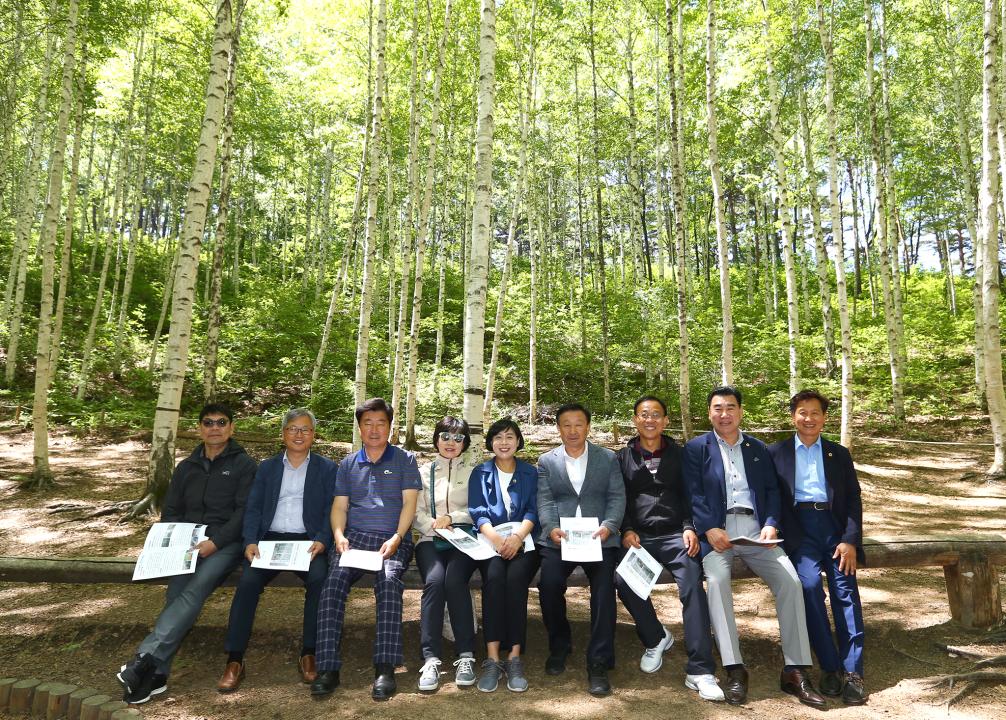 '제281회 농림수산위원회 현지시찰(인제 산불현장 및 산림생태관광지)' 게시글의 사진(30) '2019-05-21 제281회 농림수산위원회 현지시찰(인제 산불현장 및 산림생태관광지) (30).jpg'