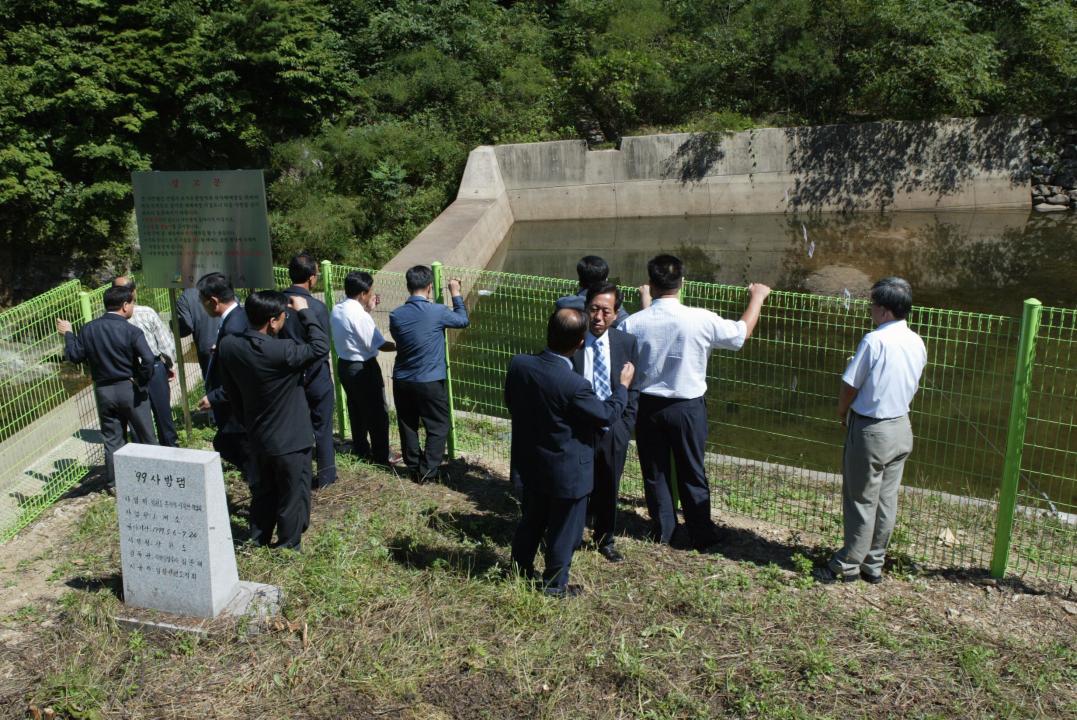 '사방댐 시설 및 친환경 농업경영 현지시찰' 게시글의 사진(1) '2006-09-07 사방댐 시설 및 친환경 농업경영 현지시찰 (1).JPG'