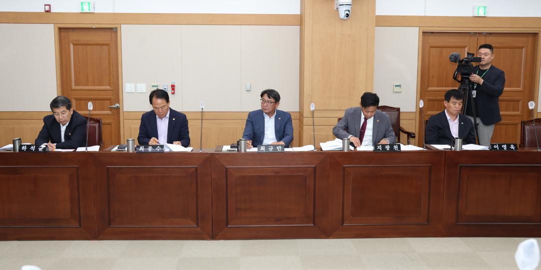 '제329회 제1차 의회운영위원회' 게시글의 사진(10) '2024-06-04 제329회 제1차 의회운영위원회 (10).jpg'