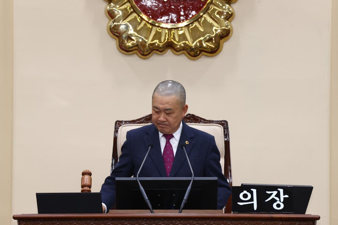 '제343회 제2차 본회의' 게시글의 사진(10) '2026-02-12 제343회 제2차 본회의 (10) 회의진행 김시성의장.jpg'