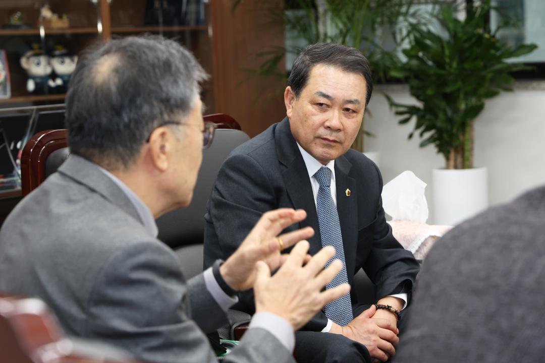 '영남권 산불 피해 지원 성금 기탁식' 게시글의 사진(12) '2025-04-14 영남권 산불 피해 지원 성금 기탁식 (12).jpg'