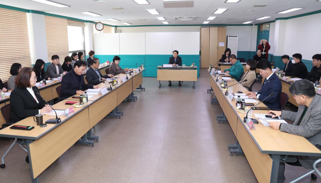 '제335회 사회문화위원회 현지시찰' 게시글의 사진(8) '2025-03-07제335회 사회문화위원회 현지시찰(여성가족연구원) (7).jpg'