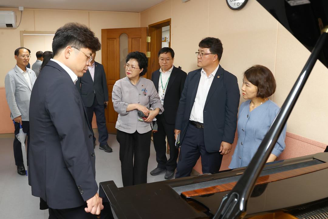 '강원특별자치도의회 교육위원회 의정연찬회' 게시글의 사진(52) '2025-07-17 강원특별자치도의회 교육위원회 의정연찬회 (54)(강원예술고등학교).jpg'