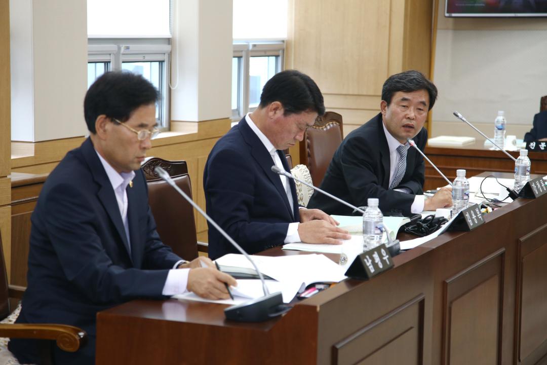 '제248회 제2차 농림수산위원회' 게시글의 사진(6) '2015-09-11 제248회 제2차 농림수산위원회 (6).jpg'