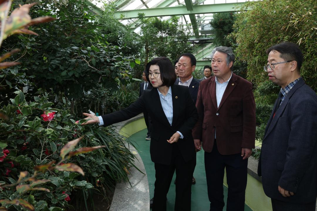 '제333회 농림수산위원회 현지시찰(산림과학연구원)' 게시글의 사진(43) '2024-11-14 제333회 농림수산위원회 현지시찰(산림과학연구원) (44).jpg'