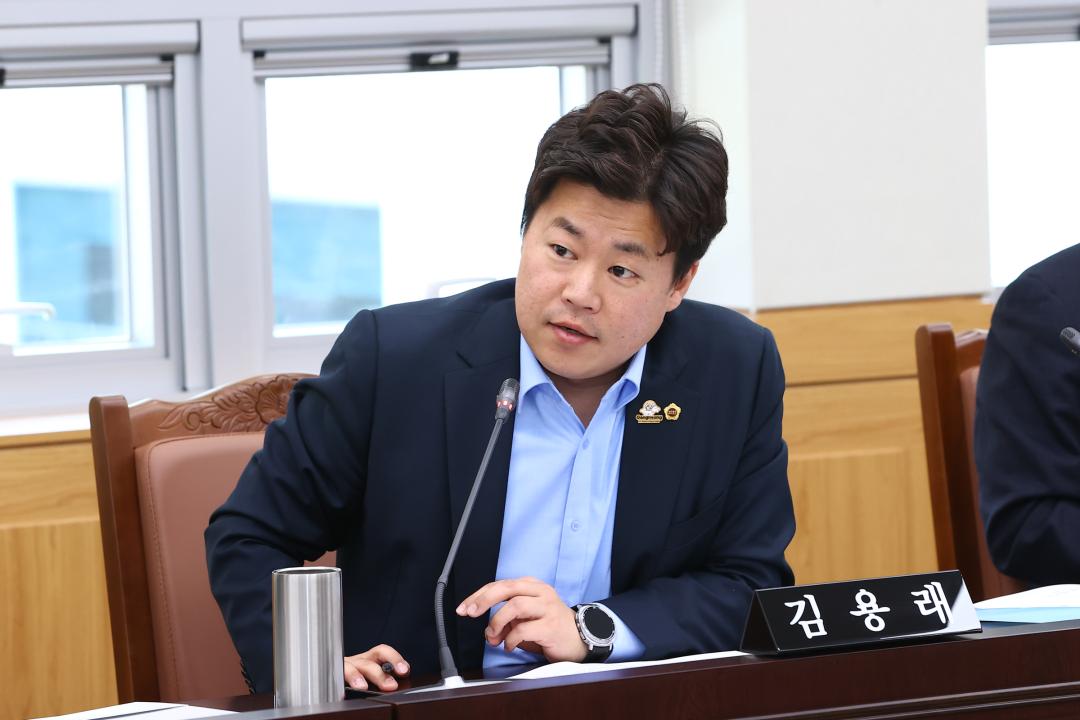 '2025년도 안전건설위원회 행정사무감사(소방본부)' 게시글의 사진(22) '2025-11-06 2025년도 안전건설위원회 행정사무감사(소방본부) (22).jpg'