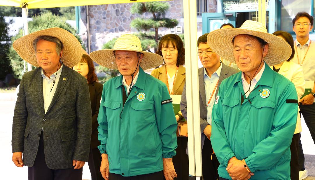 '제340회 농림수산위원회 현지시찰' 게시글의 사진(6) '2025-09-11 제340회 농림수산위원회 현지시찰(농업기술원,해피초원목장) (5).jpg'