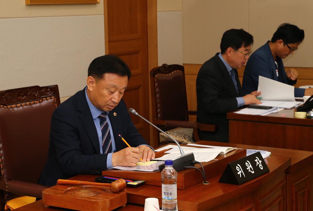 '제285회 제2차 농림수산위원회' 게시글의 사진(8) '2019-10-16 제285회 제2차 농림수산위원회 (8).jpg'