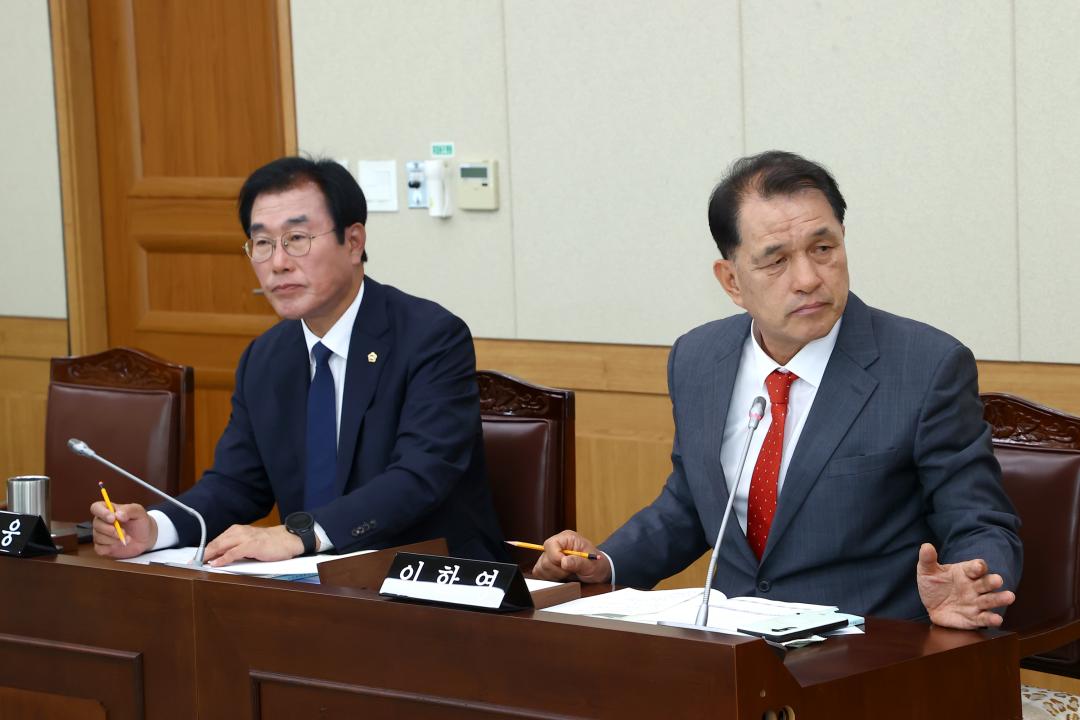 '제345회 제1차 경제산업위원회' 게시글의 사진(8) '2026-04-27 제345회 제1차 경제산업위원회 (8).jpg'