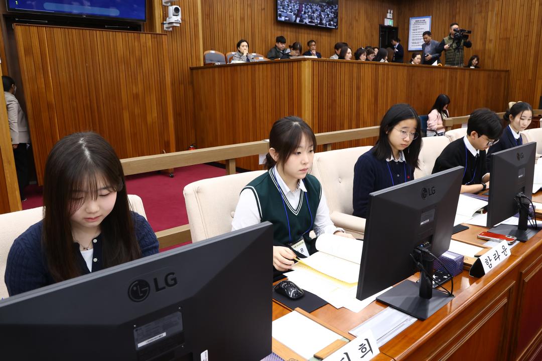 '2026 강원 청소년도의회' 게시글의 사진(21) '2026-04-10 2026 강원 청소년도의회 (20).jpg'