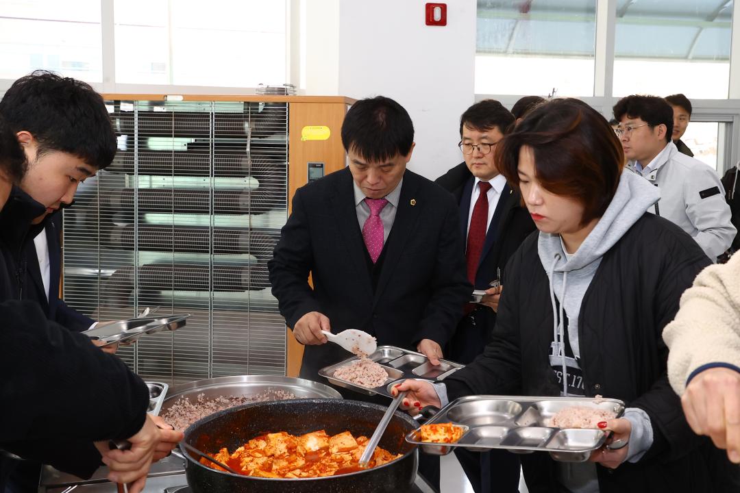 '제335회 교육위원회 학교현장 방문' 게시글의 사진(1) '2025-03-06 제335회 교육위원회 학교현장 방문 (1).jpg'
